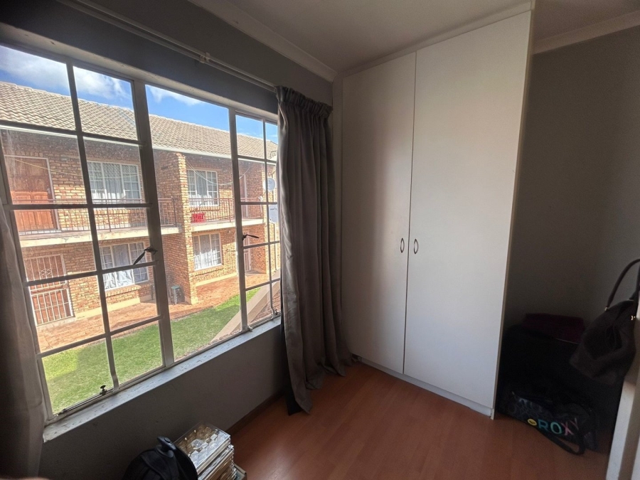 2 Bedroom Property for Sale in Chloorkop Gauteng