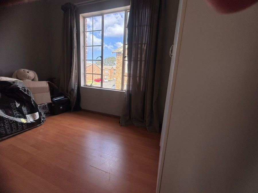 2 Bedroom Property for Sale in Chloorkop Gauteng