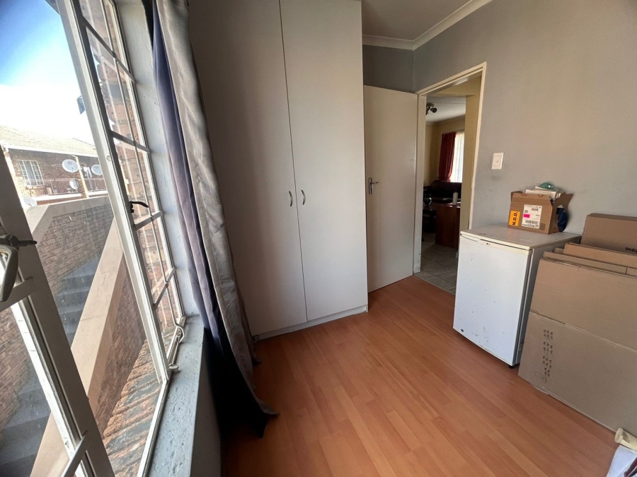 2 Bedroom Property for Sale in Chloorkop Gauteng