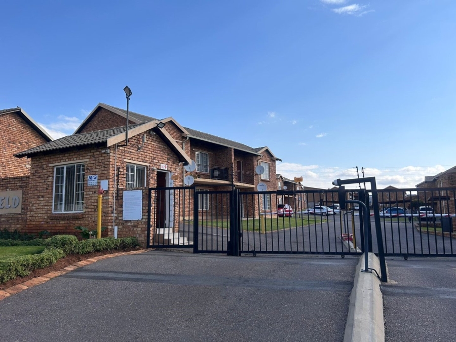 2 Bedroom Property for Sale in Chloorkop Gauteng