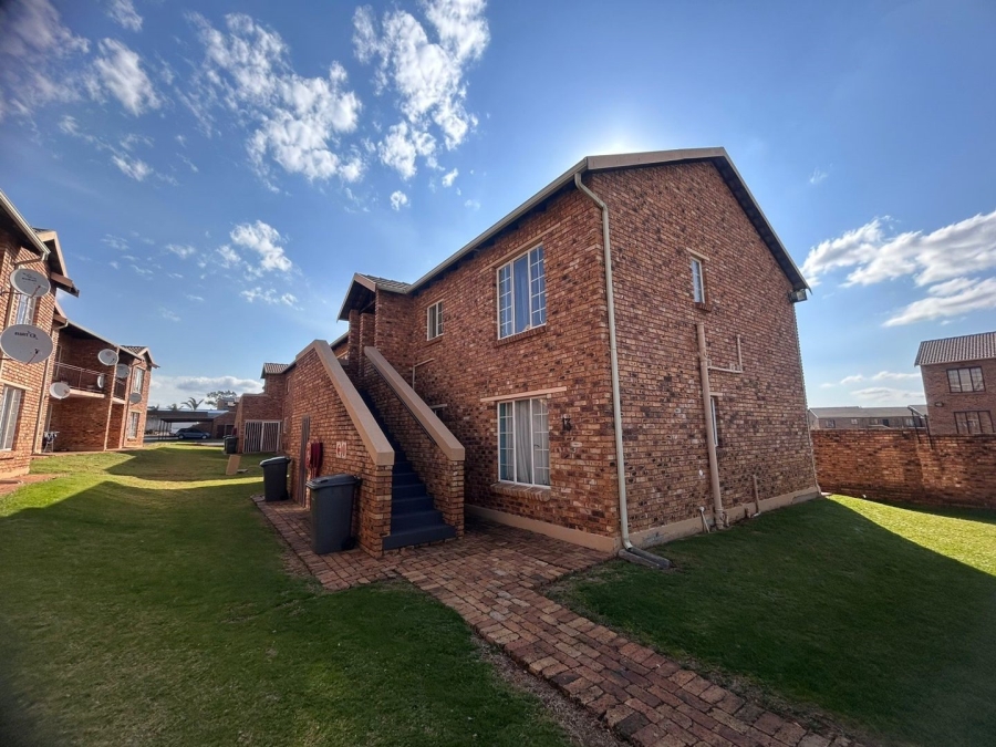 2 Bedroom Property for Sale in Chloorkop Gauteng