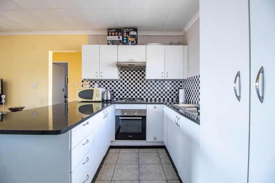 2 Bedroom Property for Sale in Chloorkop Gauteng