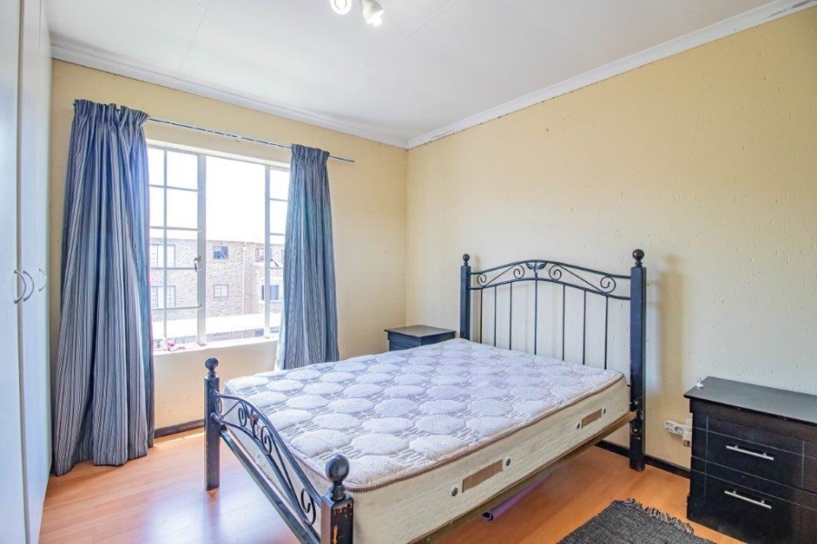 2 Bedroom Property for Sale in Chloorkop Gauteng