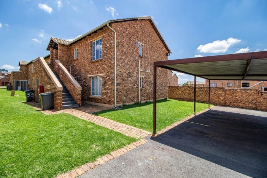 2 Bedroom Property for Sale in Chloorkop Gauteng