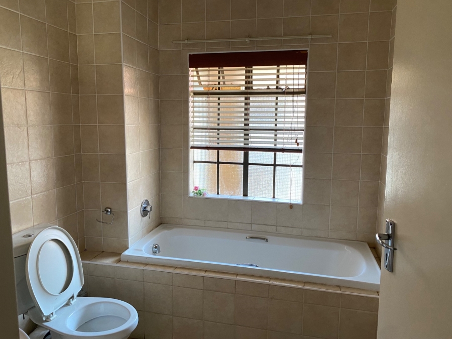 2 Bedroom Property for Sale in Westdene Gauteng