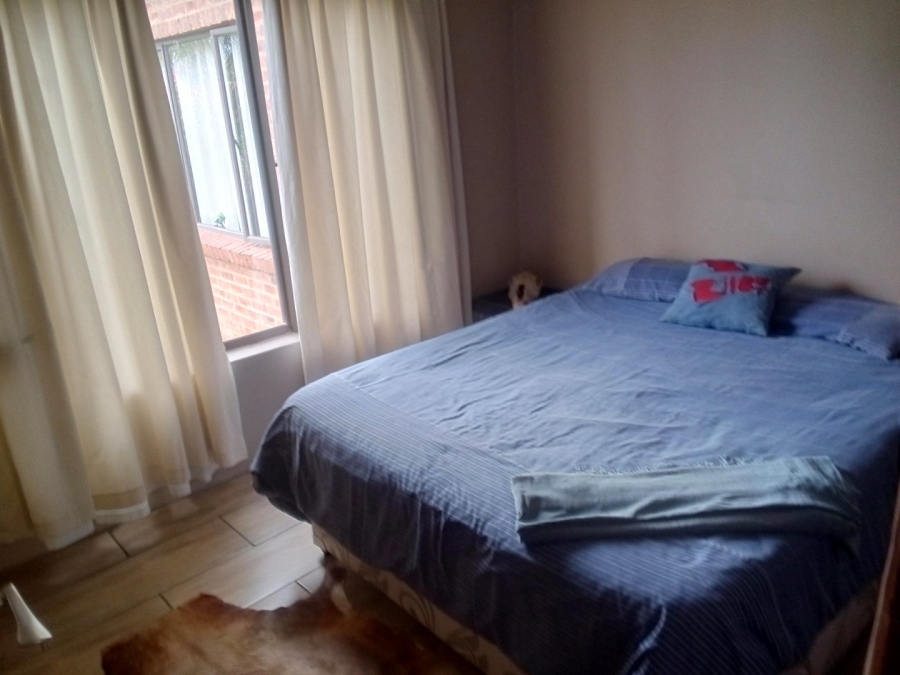 5 Bedroom Property for Sale in Monavoni Gauteng