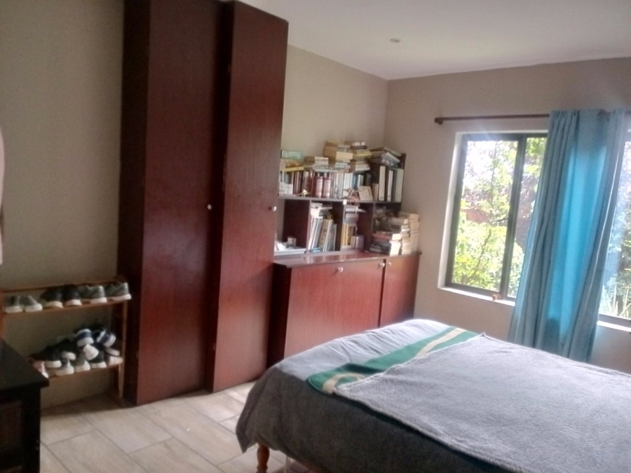 5 Bedroom Property for Sale in Monavoni Gauteng