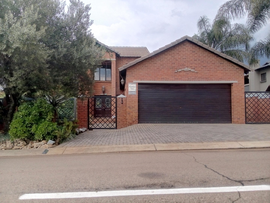 5 Bedroom Property for Sale in Monavoni Gauteng