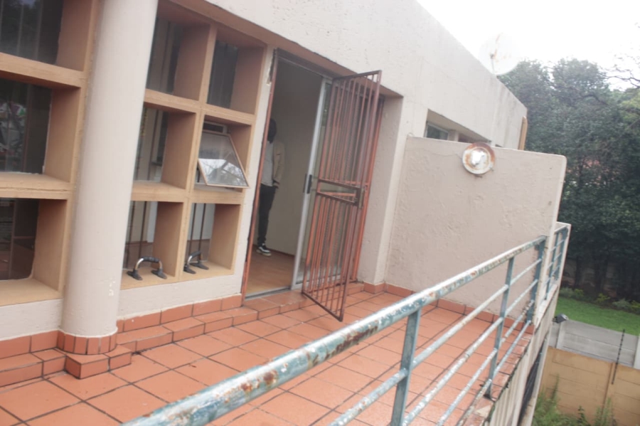 1 Bedroom Property for Sale in Upper Houghton Gauteng