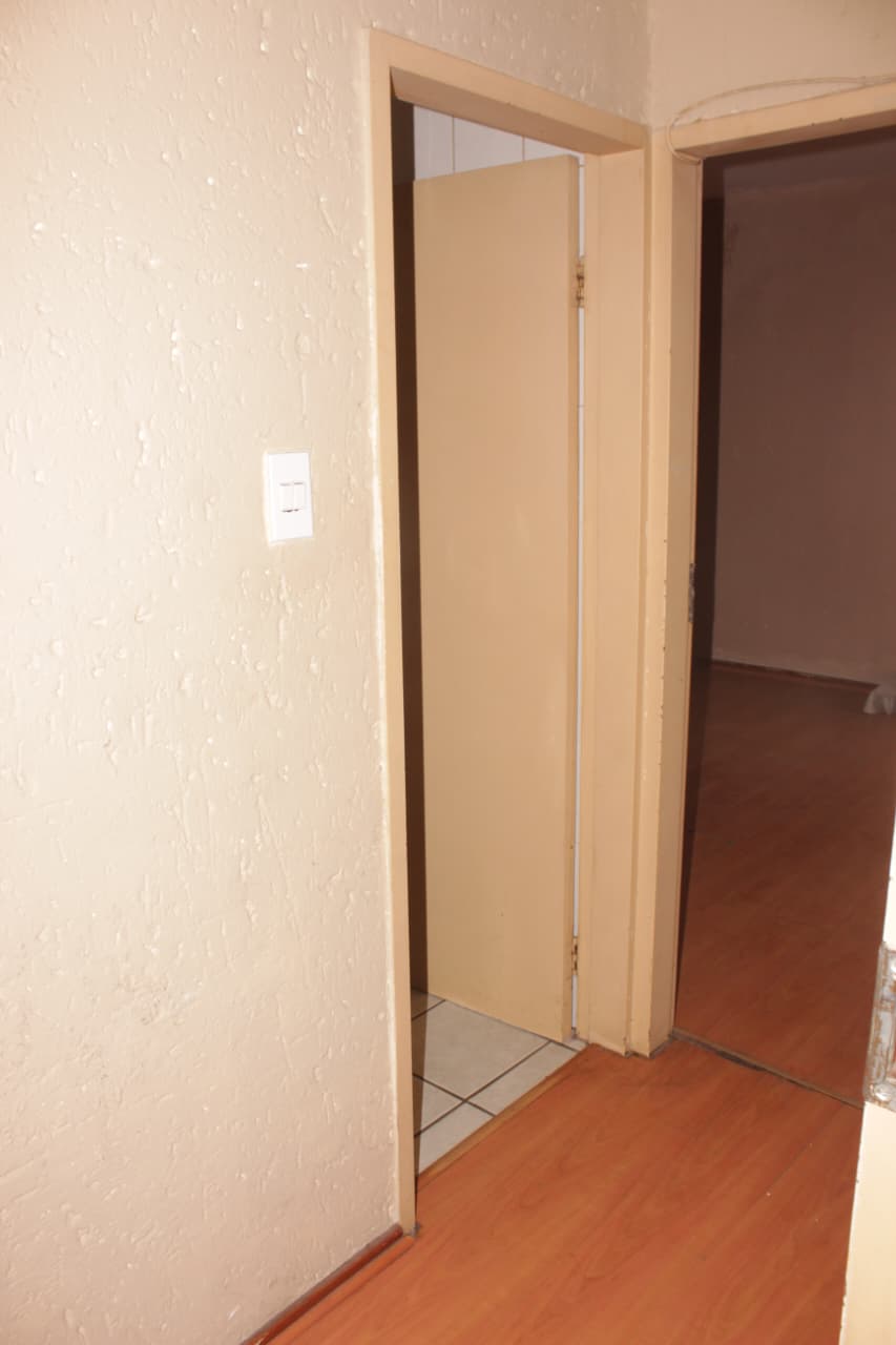 1 Bedroom Property for Sale in Upper Houghton Gauteng