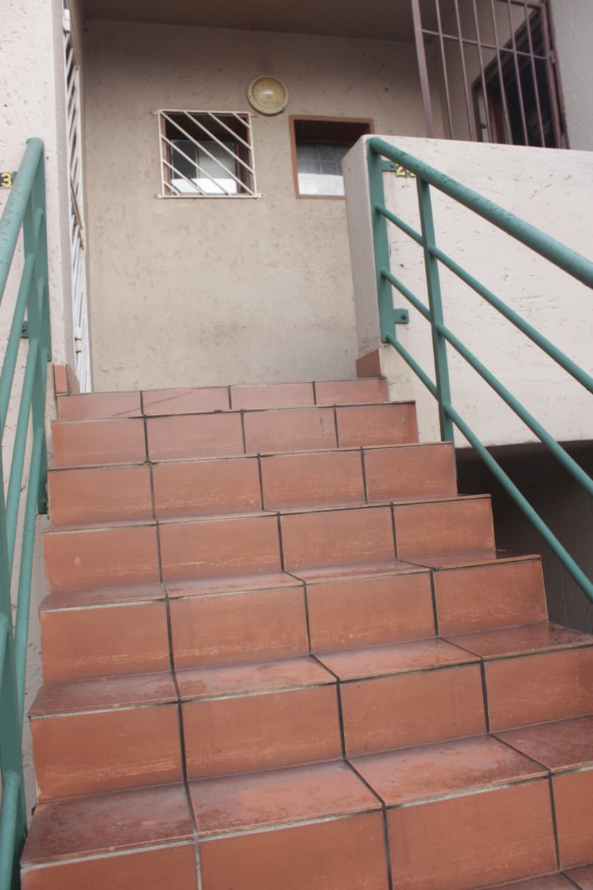 1 Bedroom Property for Sale in Upper Houghton Gauteng