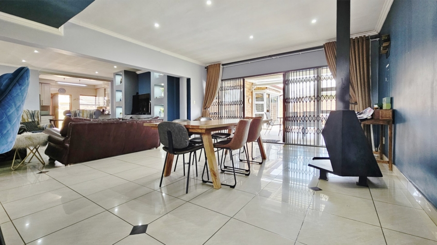 3 Bedroom Property for Sale in Three Rivers Gauteng