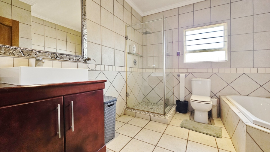 3 Bedroom Property for Sale in Three Rivers Gauteng