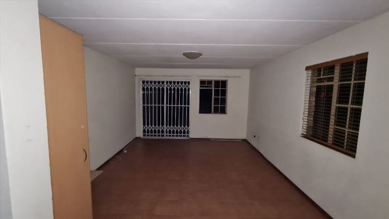 2 Bedroom Property for Sale in Edleen Gauteng