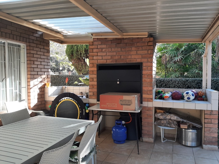 To Let  Bedroom Property for Rent in Faerie Glen Gauteng