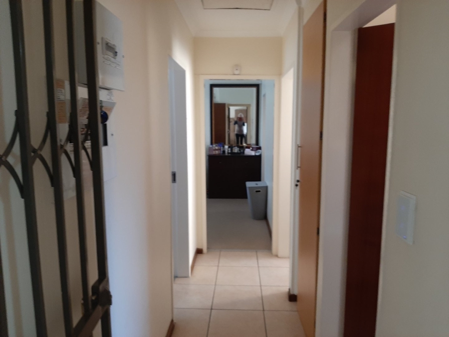 To Let  Bedroom Property for Rent in Faerie Glen Gauteng