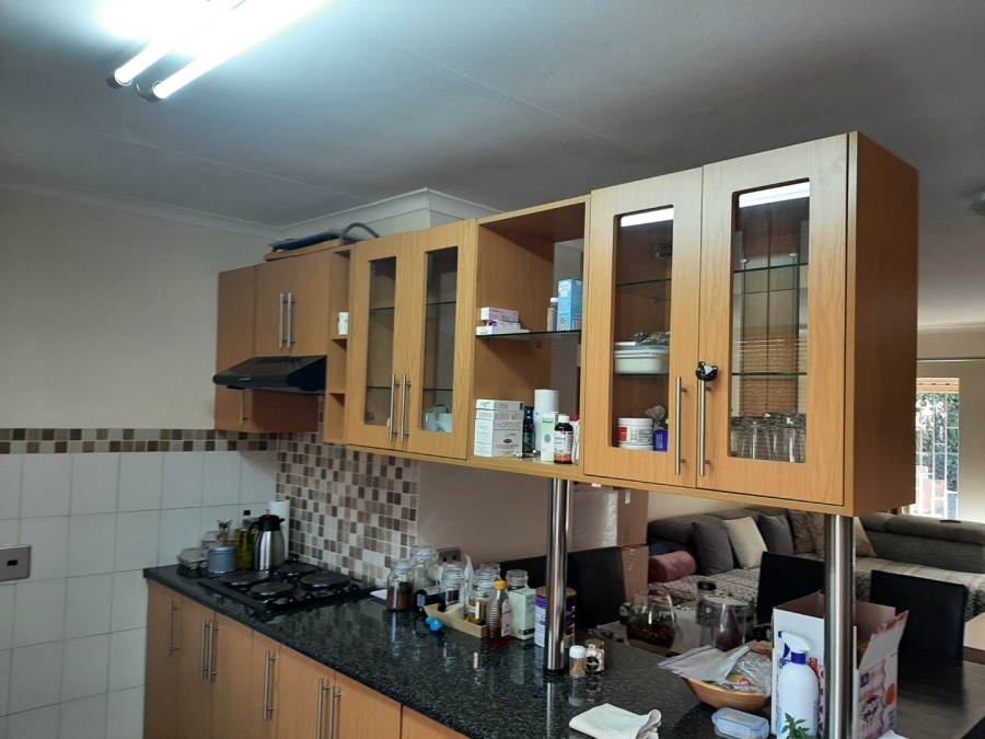 To Let  Bedroom Property for Rent in Faerie Glen Gauteng