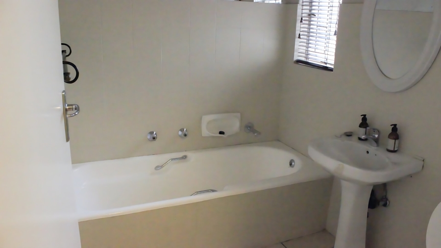 To Let 3 Bedroom Property for Rent in Fourways Gauteng
