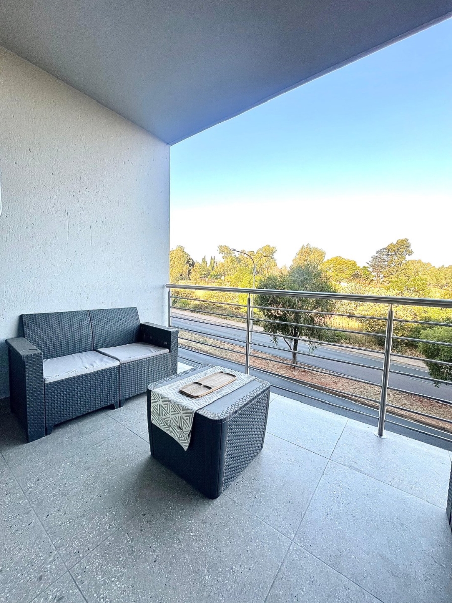 To Let 2 Bedroom Property for Rent in Die Hoewes Gauteng