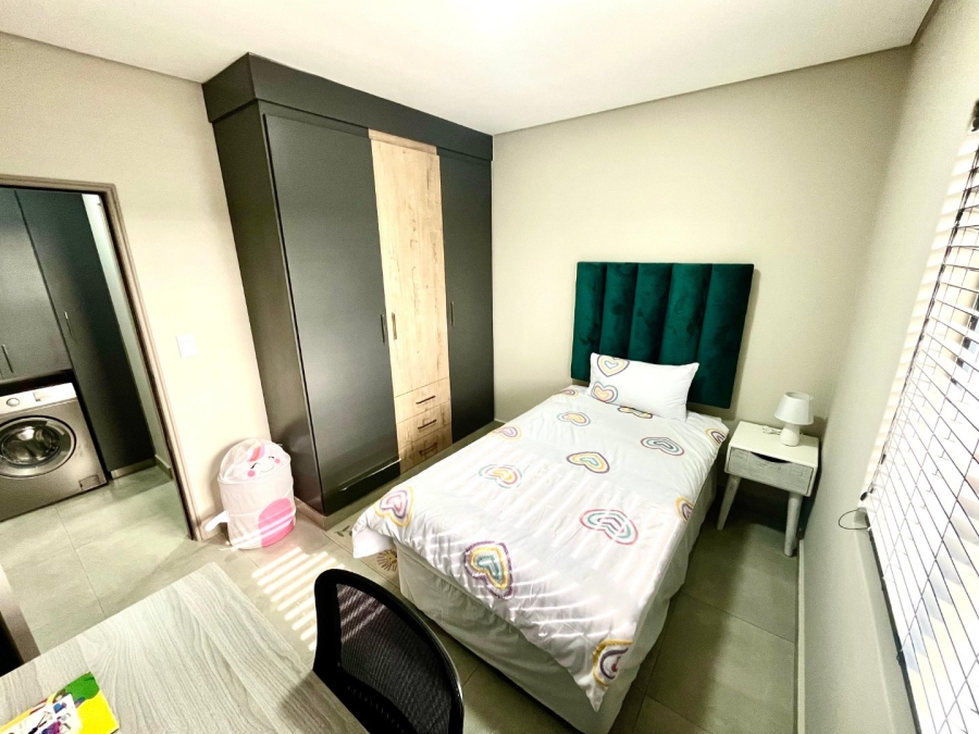 To Let 2 Bedroom Property for Rent in Die Hoewes Gauteng