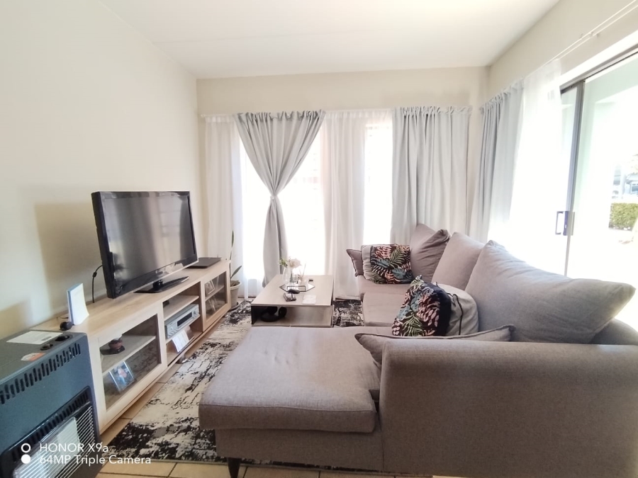 To Let 2 Bedroom Property for Rent in Klipfontein Gauteng