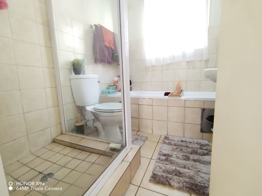 To Let 2 Bedroom Property for Rent in Klipfontein Gauteng