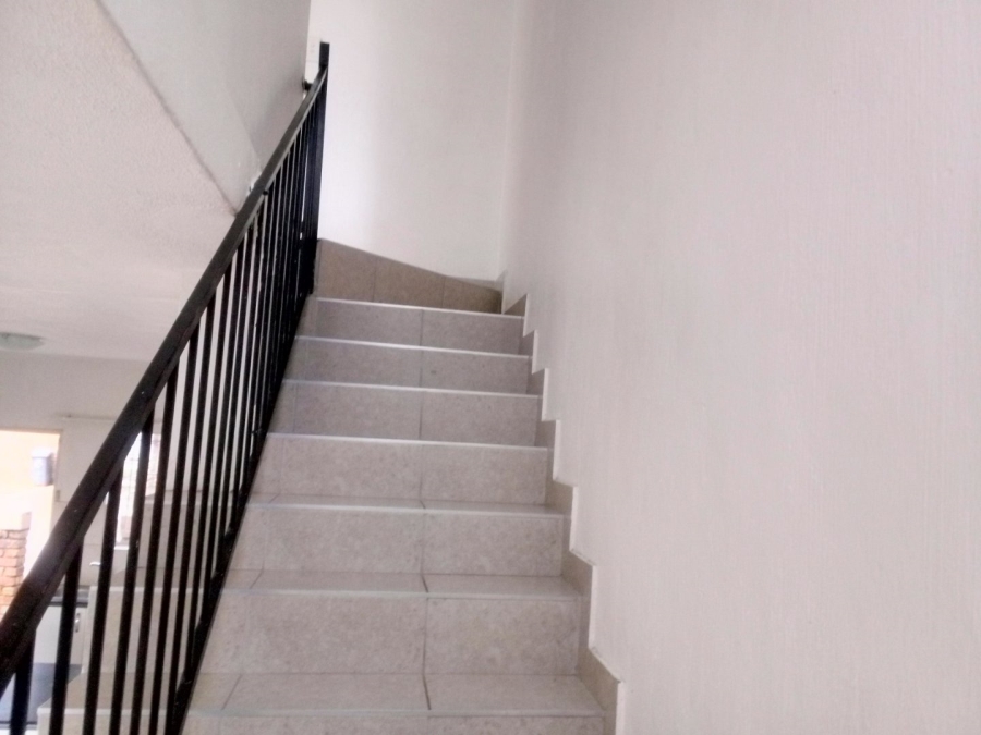 2 Bedroom Property for Sale in Heuwelsig Estate Gauteng