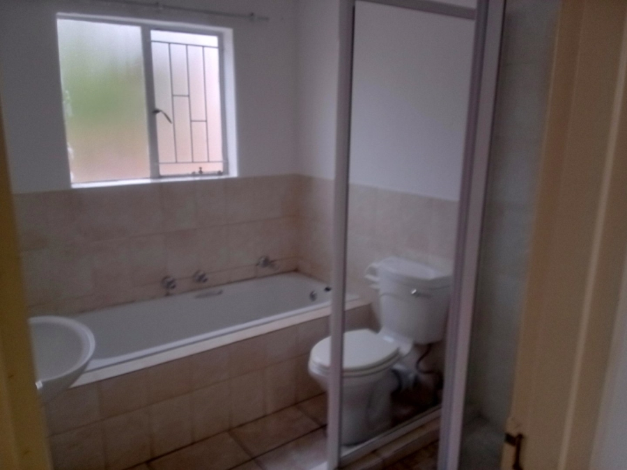 2 Bedroom Property for Sale in Heuwelsig Estate Gauteng