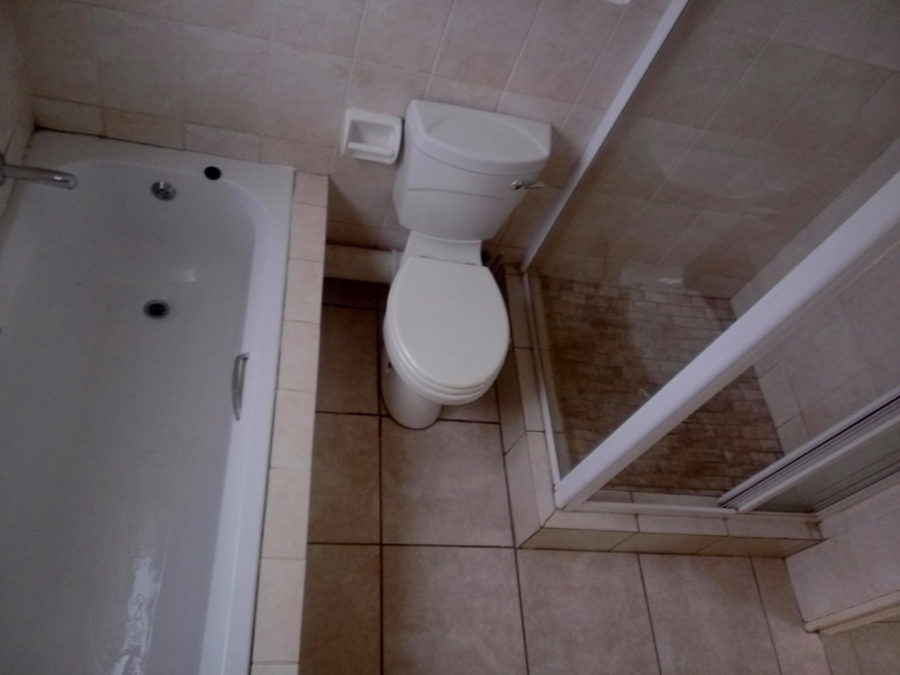 2 Bedroom Property for Sale in Heuwelsig Estate Gauteng