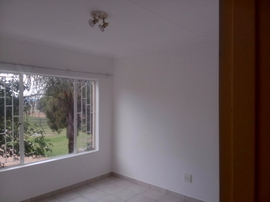 2 Bedroom Property for Sale in Heuwelsig Estate Gauteng