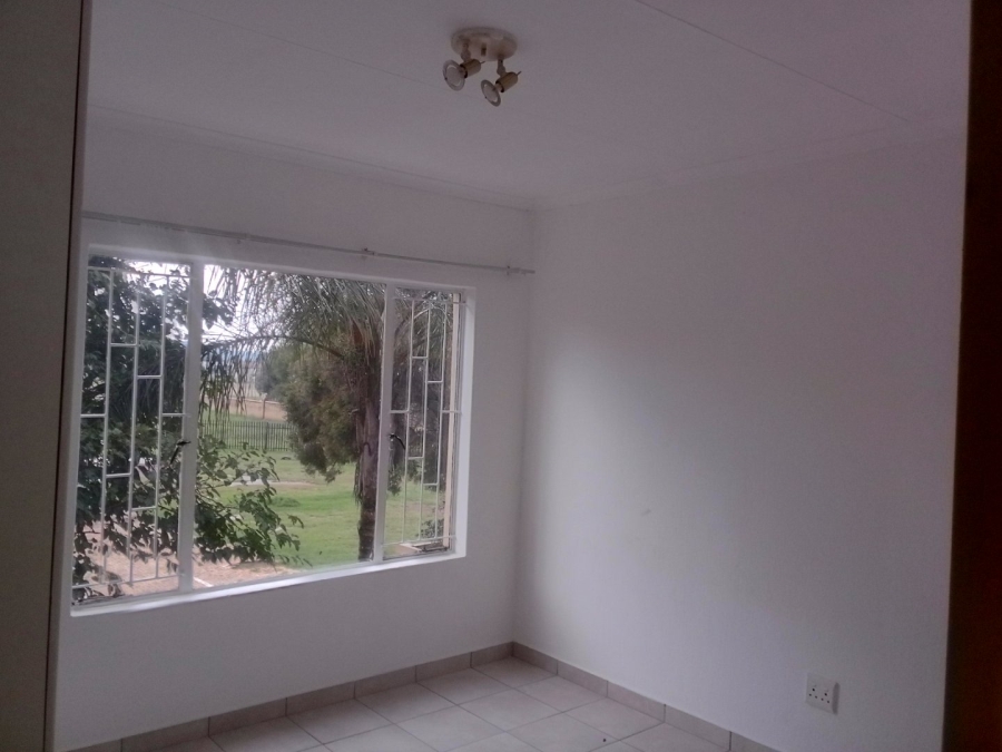 2 Bedroom Property for Sale in Heuwelsig Estate Gauteng