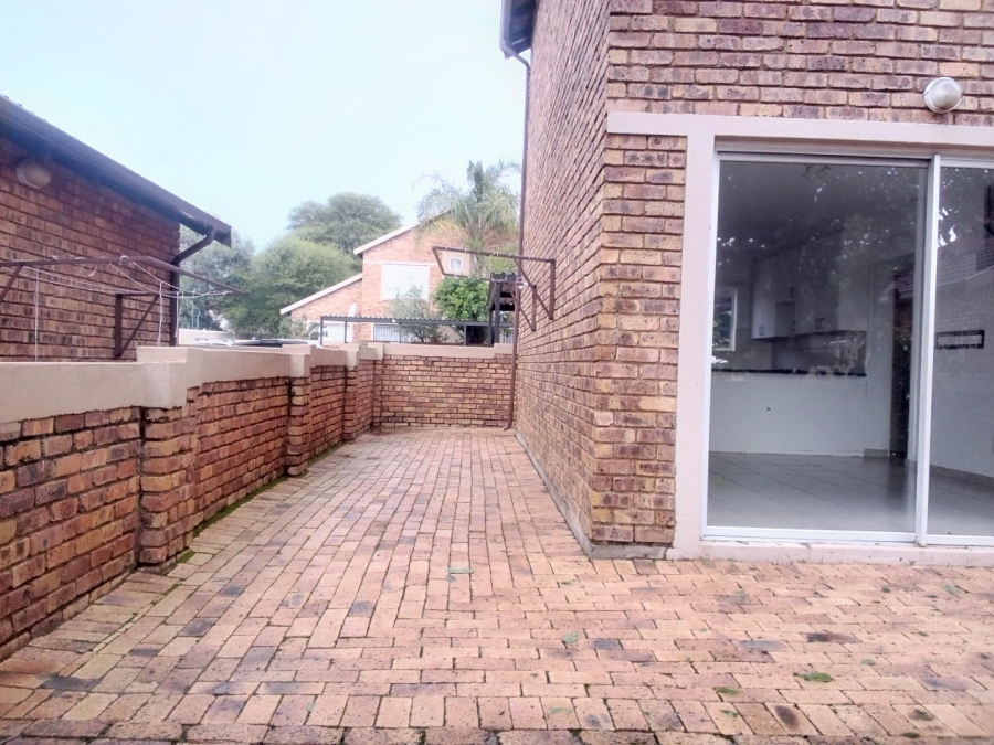 2 Bedroom Property for Sale in Heuwelsig Estate Gauteng
