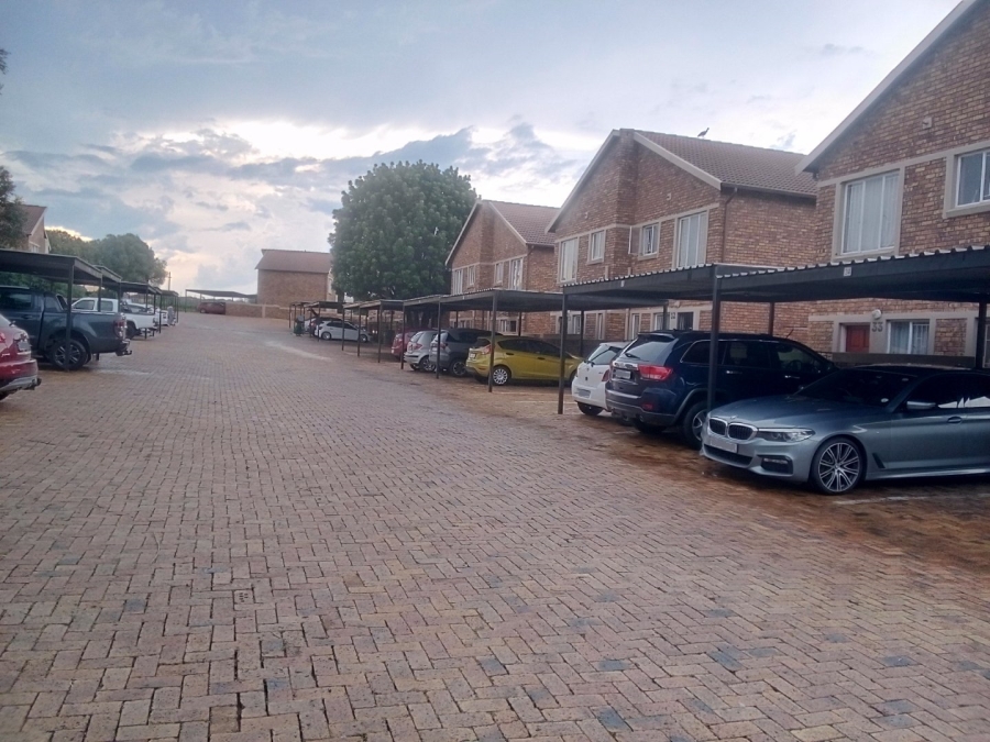 2 Bedroom Property for Sale in Heuwelsig Estate Gauteng