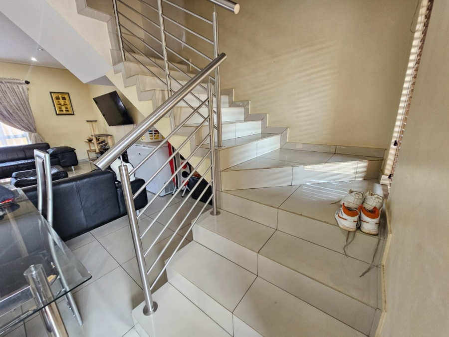 3 Bedroom Property for Sale in Raslouw Gauteng