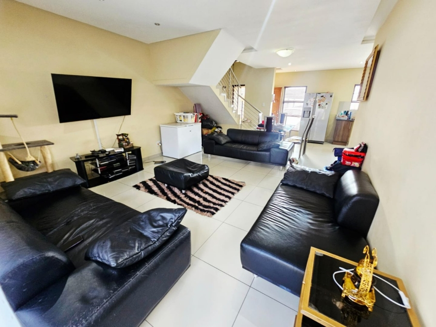 3 Bedroom Property for Sale in Raslouw Gauteng