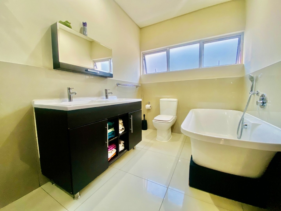 4 Bedroom Property for Sale in Noordwyk Gauteng