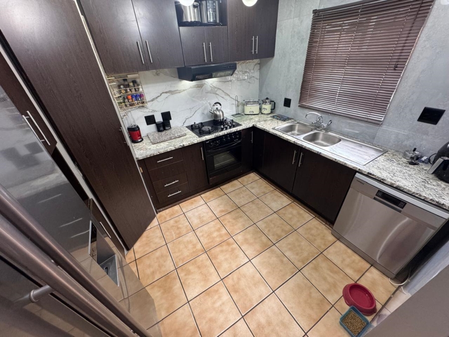 3 Bedroom Property for Sale in Rooihuiskraal North Gauteng