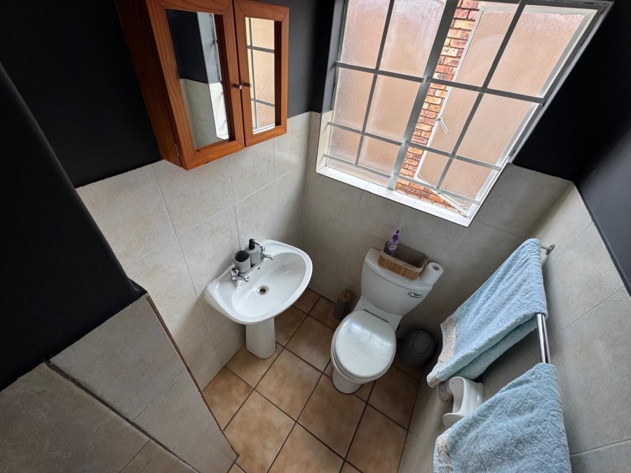 3 Bedroom Property for Sale in Rooihuiskraal North Gauteng