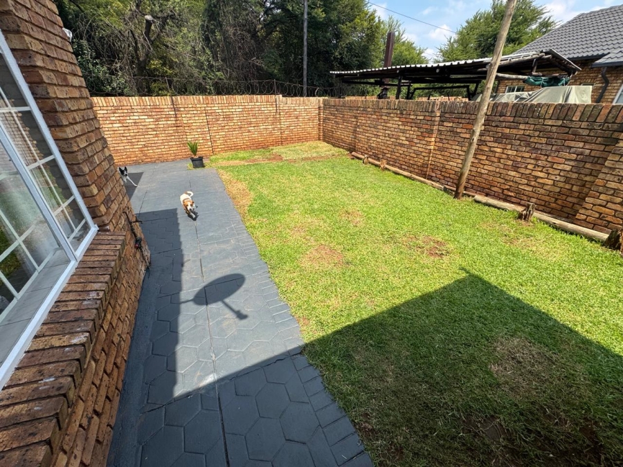 3 Bedroom Property for Sale in Rooihuiskraal North Gauteng