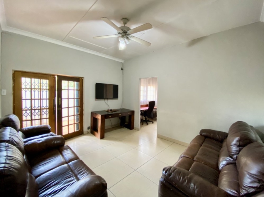  Bedroom Property for Sale in Bezuidenhout Valley Gauteng