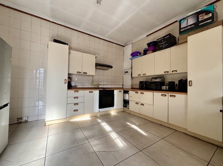  Bedroom Property for Sale in Bezuidenhout Valley Gauteng