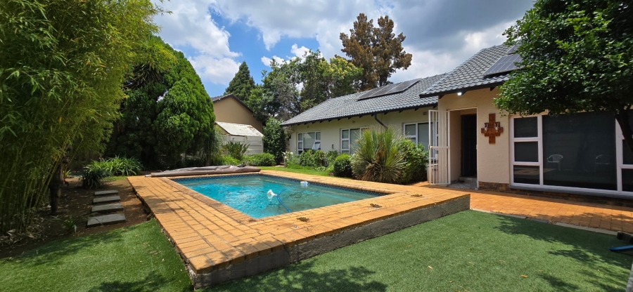 5 Bedroom Property for Sale in Brackendowns Gauteng