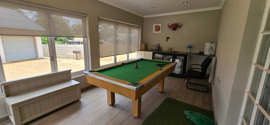 5 Bedroom Property for Sale in Brackendowns Gauteng