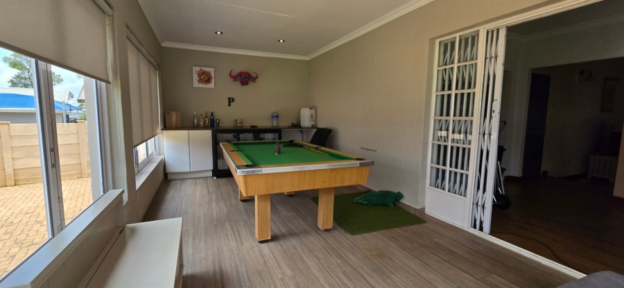 5 Bedroom Property for Sale in Brackendowns Gauteng