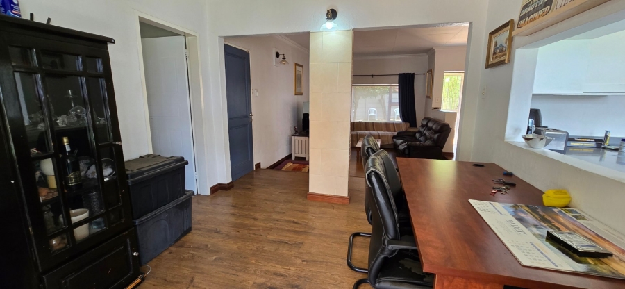 5 Bedroom Property for Sale in Brackendowns Gauteng