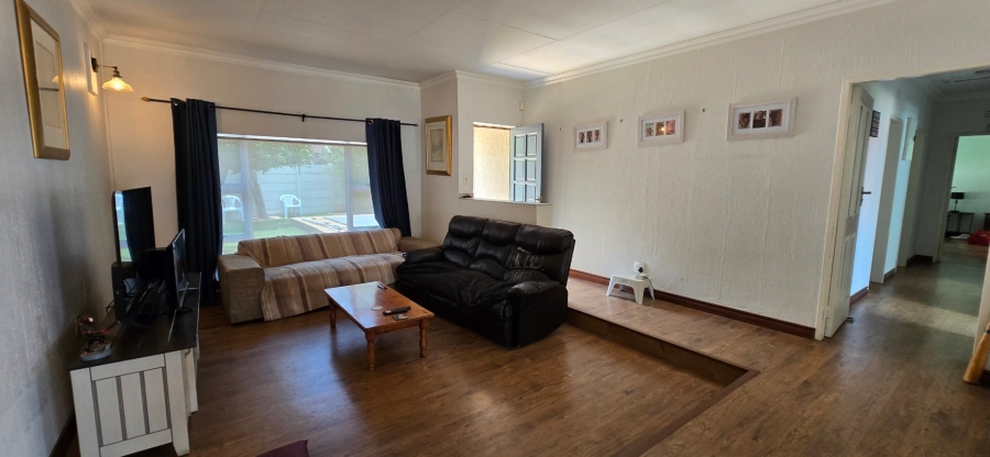 5 Bedroom Property for Sale in Brackendowns Gauteng