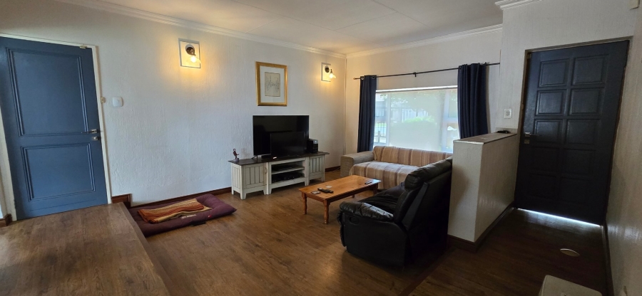 5 Bedroom Property for Sale in Brackendowns Gauteng