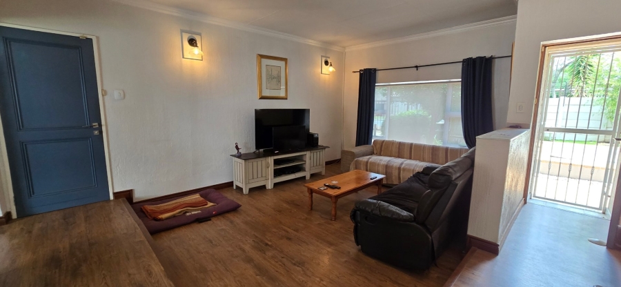 5 Bedroom Property for Sale in Brackendowns Gauteng