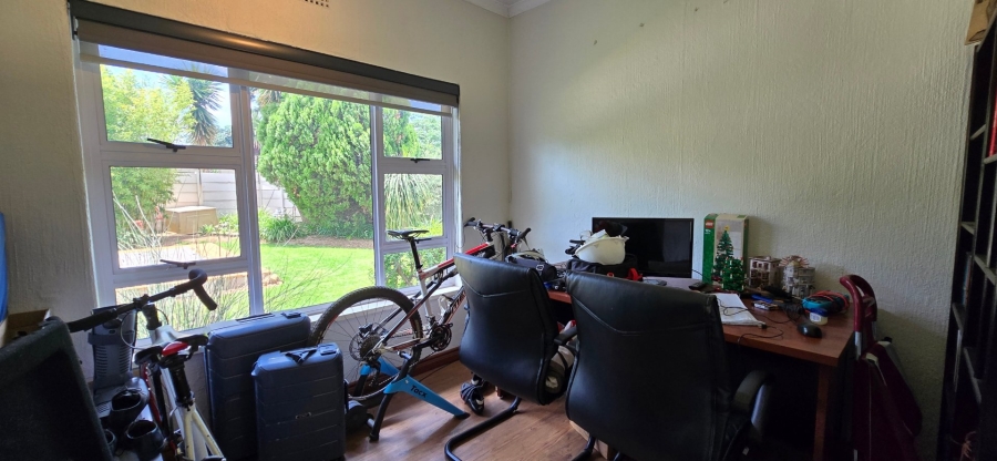 5 Bedroom Property for Sale in Brackendowns Gauteng