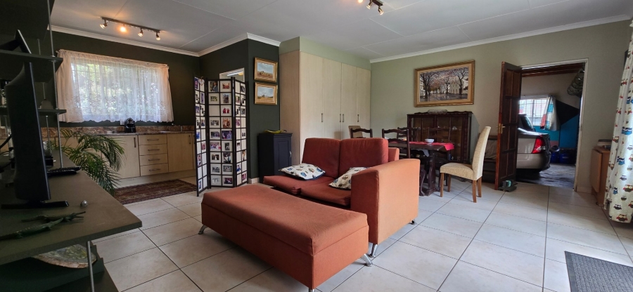 5 Bedroom Property for Sale in Brackendowns Gauteng